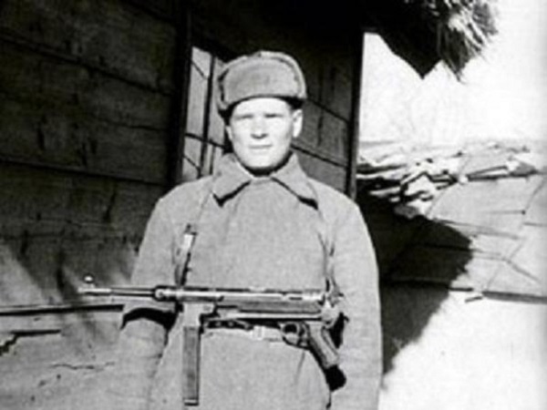 Бесмертный полк: песни военных лет - Леонид Быков - Солдатская шинель