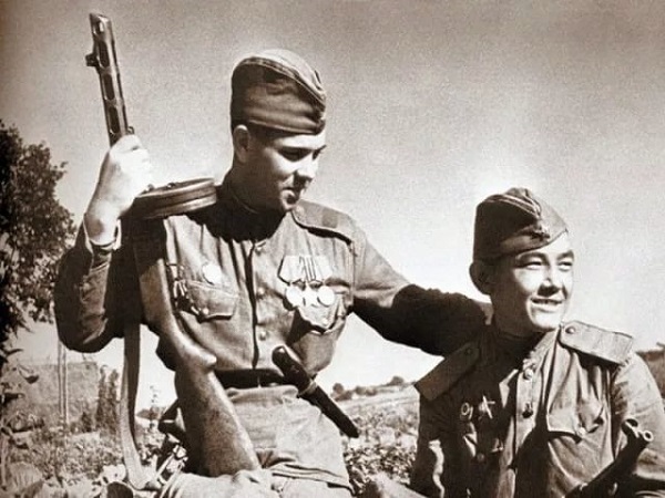 Бесмертный полк: песни военных лет - М.Бернес - Где же ты, друг