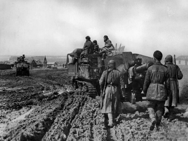 Бесмертный полк: песни военных лет - М.Леонидов - Эх, дороги