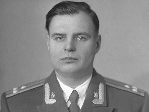 Бесмертный полк: песни военных лет -  О.Сердцева - Постойте, Полковник