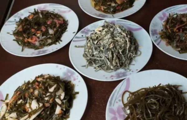 ЛЯНБАНЬ САНЬСЫ - Салат из свинины с морской капустой и вермишелью из крахмала