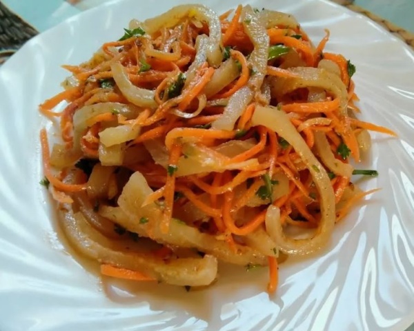 БАНЬ МАЛА ЧЖУПИСЫ -  Салат из свиной кожицы острый